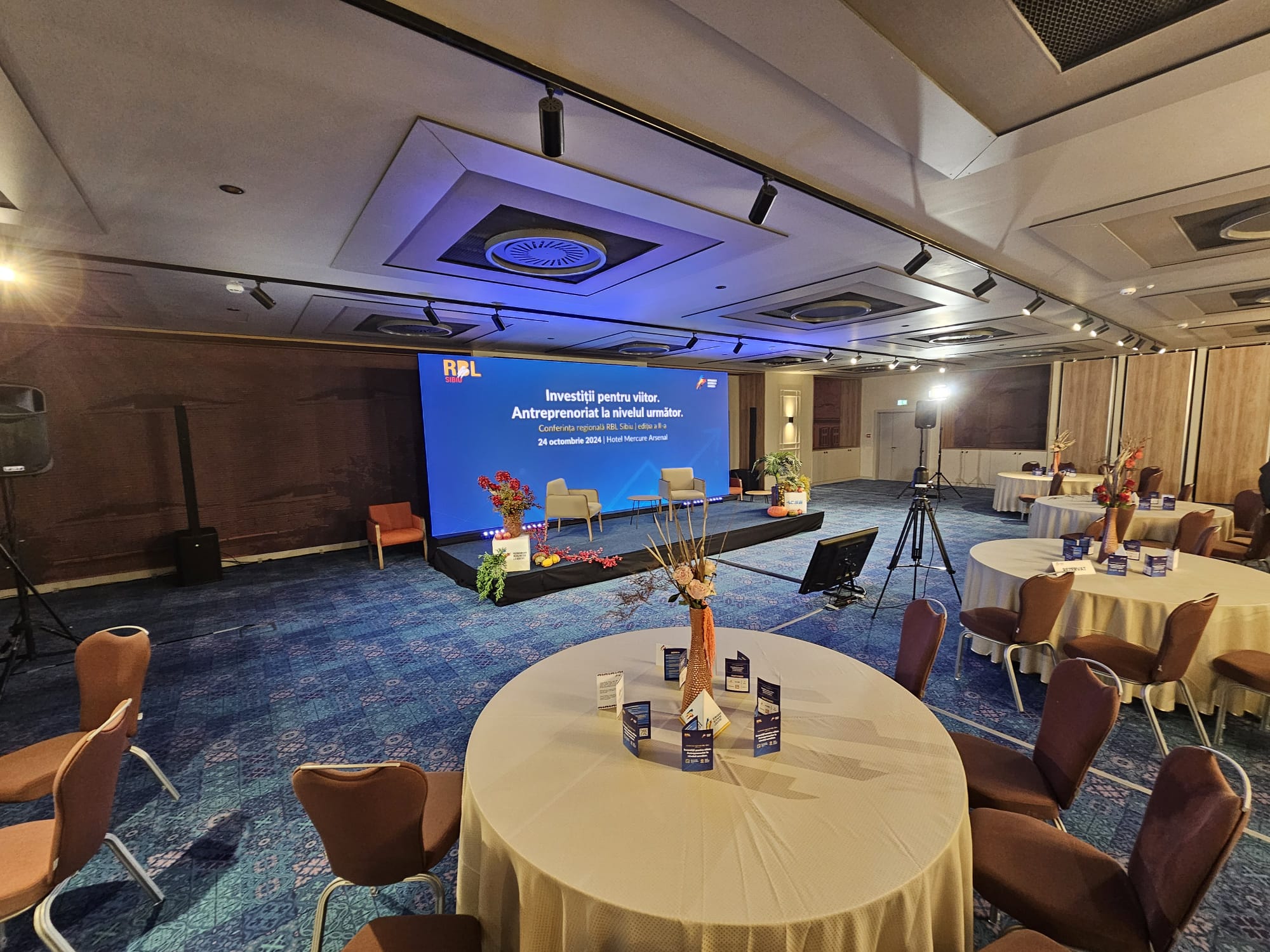Ecran LED - 6 * 2.5 — Ecran LED | Ecran LED indoor 6×2.5 m cu pixel pitch 2.6, ideal pentru lansări, congrese și concerte de mari dimensiuni.
